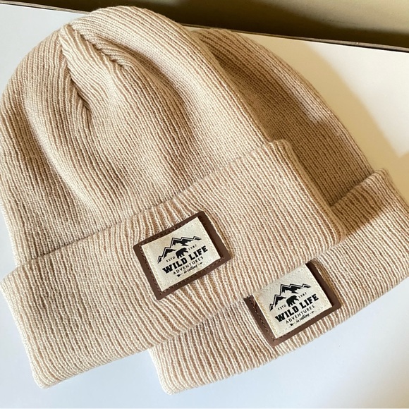 Winter Toque, Hat. - Picture 1 of 3